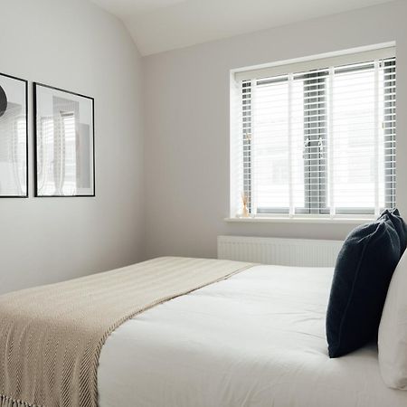 Inviting 2 Bedroom House In Dorking Zewnętrze zdjęcie
